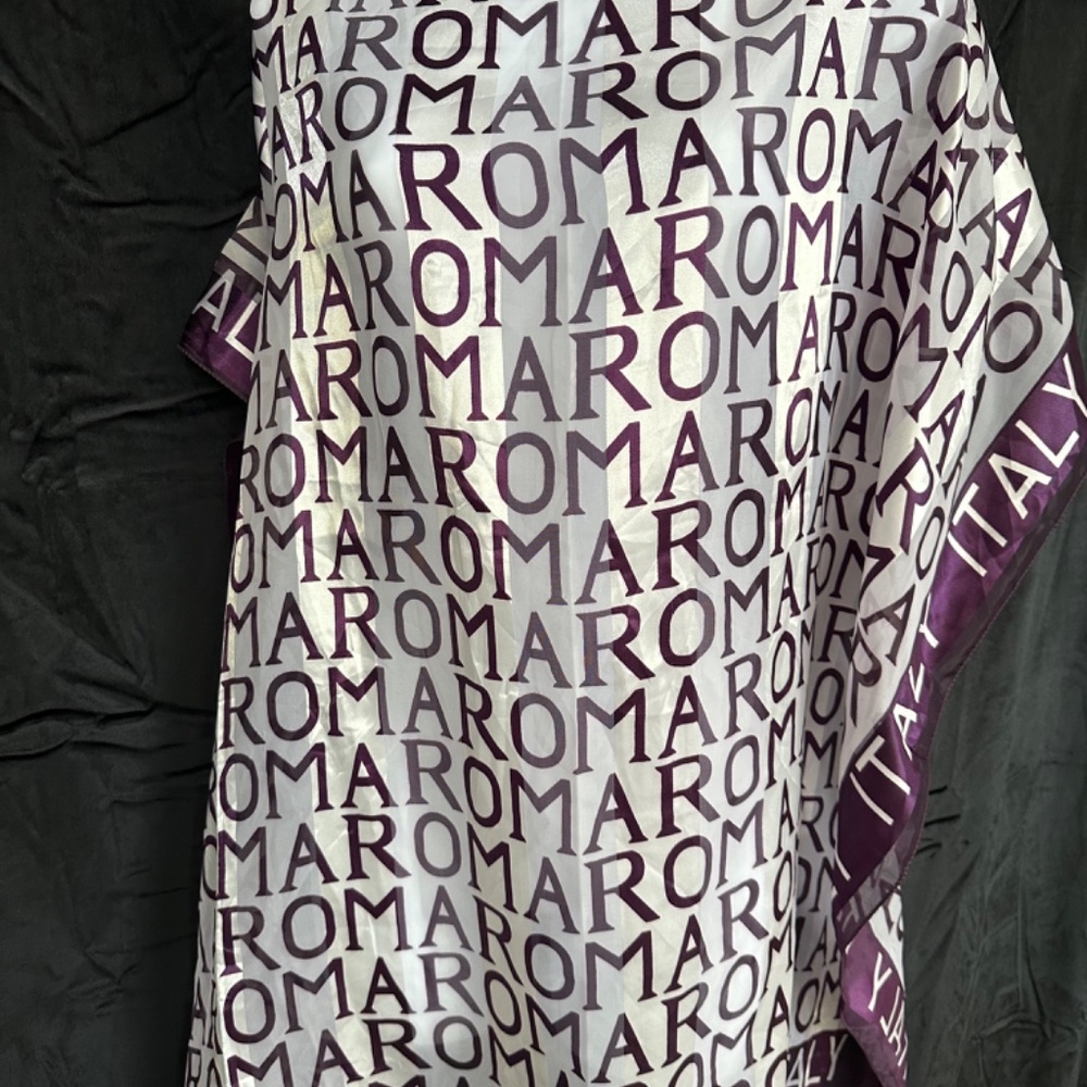 Women’s purple and white Italy scarf, size approximately 36” x 37” - Picture 3 of 4